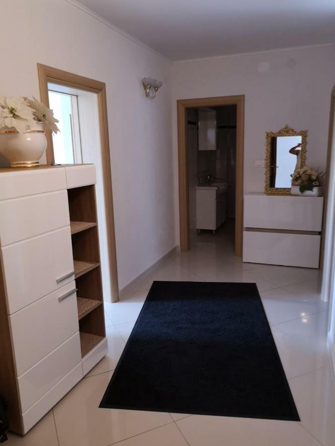 Apartments Galic Omiš Eksteriør billede